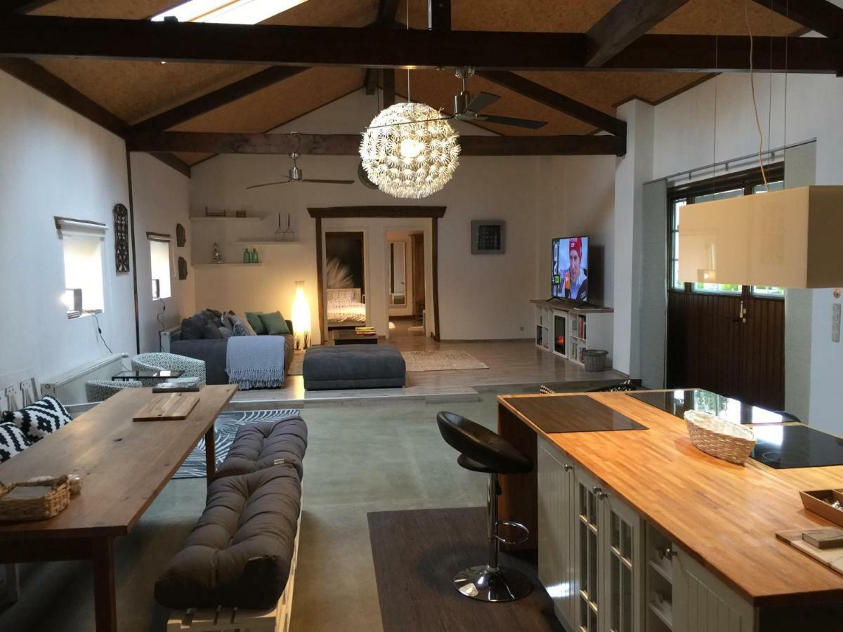 Hof Busen Loft Apartment เมินเคงลัดบาค ภายนอก รูปภาพ